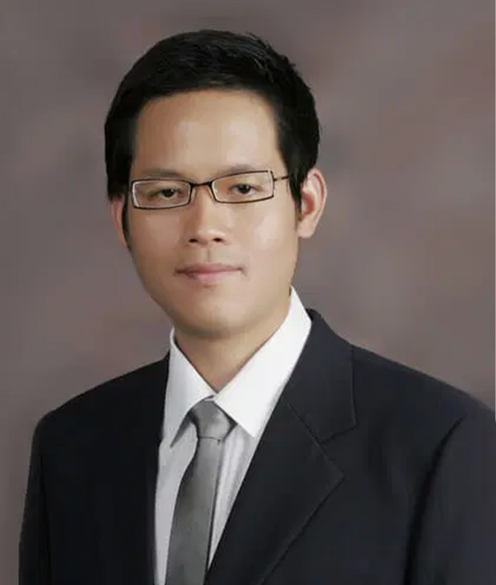 Portrait of Dr. Nara, spine surgeon and lecturer, Spine Society of Thailand
